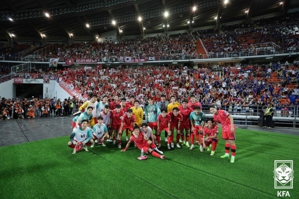 한국 축구 대표팀, 7월 FIFA랭킹에서 한 단계 하락하여 23위 기록 썸네일 이미지