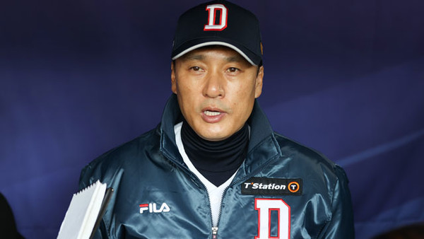 두산의 이승엽 감독, 부진 책임지고 지휘봉 내려놓다. 58경기 만에 자진 사퇴한다. 썸네일 이미지