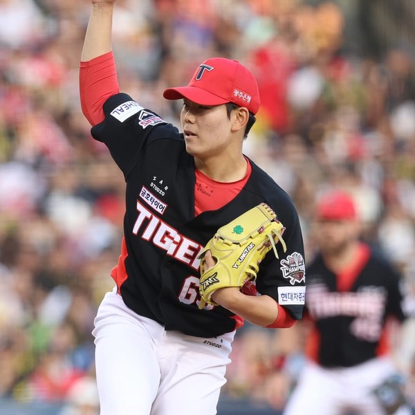 신데렐라 성영탁, ERA 0.00 기록으로 KIA 불펜에 새 희망 되찾아…이범호 감독 극찬 “필승조 역할까지… 썸네일 이미지