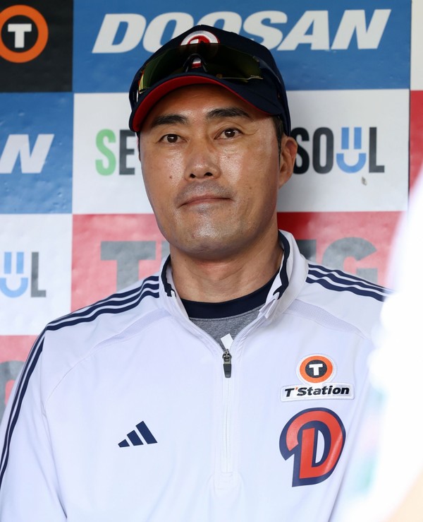 조성환 감독의 대담한 결정, 두산의 젊은 내야 라인업에 주목! 오늘 KIA전에서 또 다시 예상치 못한 전략 … 썸네일 이미지