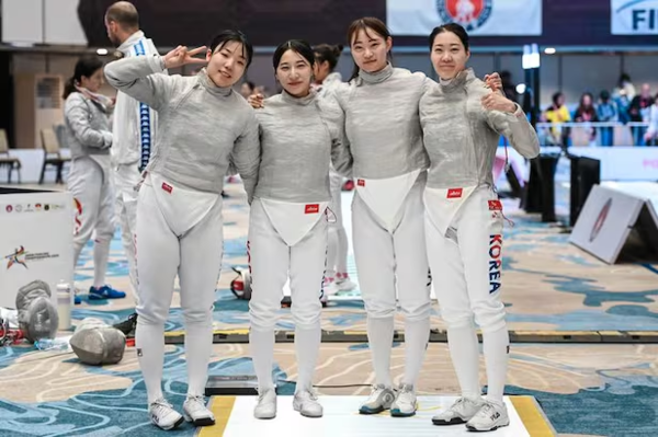 한국 여자 사브르 단체전, 일본과 치열한 승부 끝에 1점 차 패배…아시아선수권 대회에서 은메달 획득 썸네일 이미지