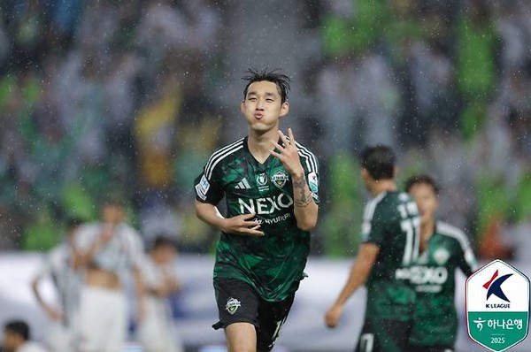 전북 현대, 연속 무패 행진! 송민규의 동점골로 서울과 접전 끝에 비겼다. 썸네일 이미지
