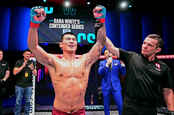 '코리안 타이슨' 고석현, UFC 데뷔전에서 엘리엇을 완파하며 3연승... 그래플링 능력이 빛났다! 썸네일 이미지