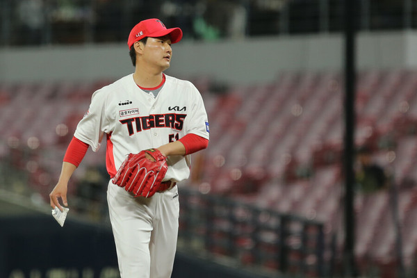 KIA 타이거즈 전상현, 통산 100홀드 달성…클럽 역사상 첫 주인공 등극 썸네일 이미지