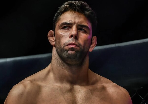 주짓수 전설 마커스 부셰샤, UFC 데뷔전을 위해 아부다비로 향한다 썸네일 이미지
